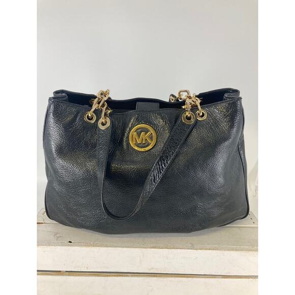 MICHAEL KORS, LARGE BLACK PEBBLED LEATHER SHOULDER BAG - Picture 1 of 15